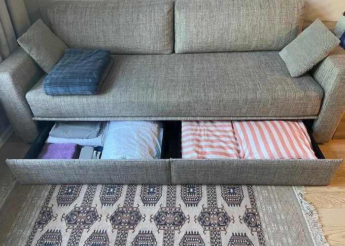 Deluxe Art In Heart Of